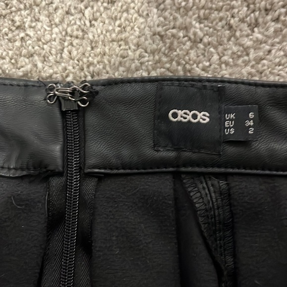 ASOS size 2 leather skirt - Picture 2 of 2
